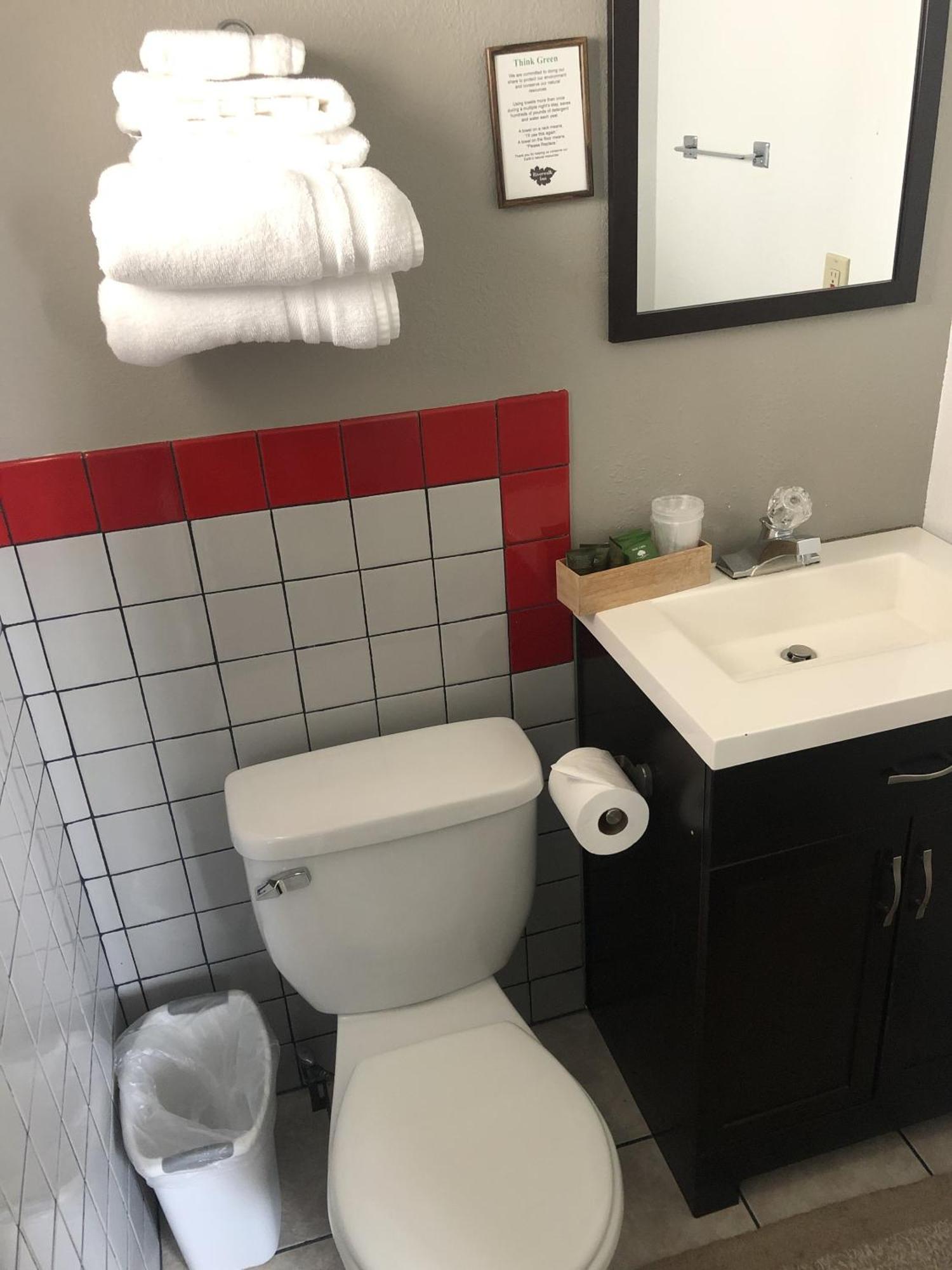 Riverwalk Inn Chelan Εξωτερικό φωτογραφία
