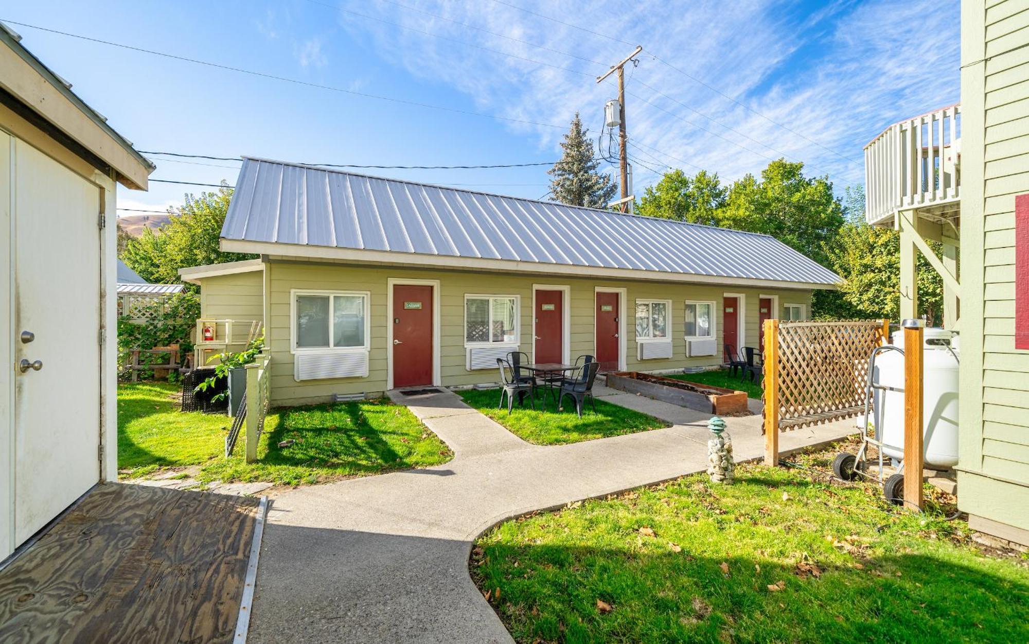 Riverwalk Inn Chelan Εξωτερικό φωτογραφία